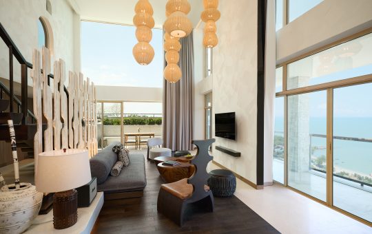 10 CMBR The Royal Ocean Suite with Infinity Pool 3