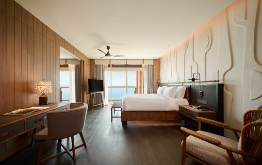 10 CMBR The Royal Ocean Suite with Infinity Pool 9